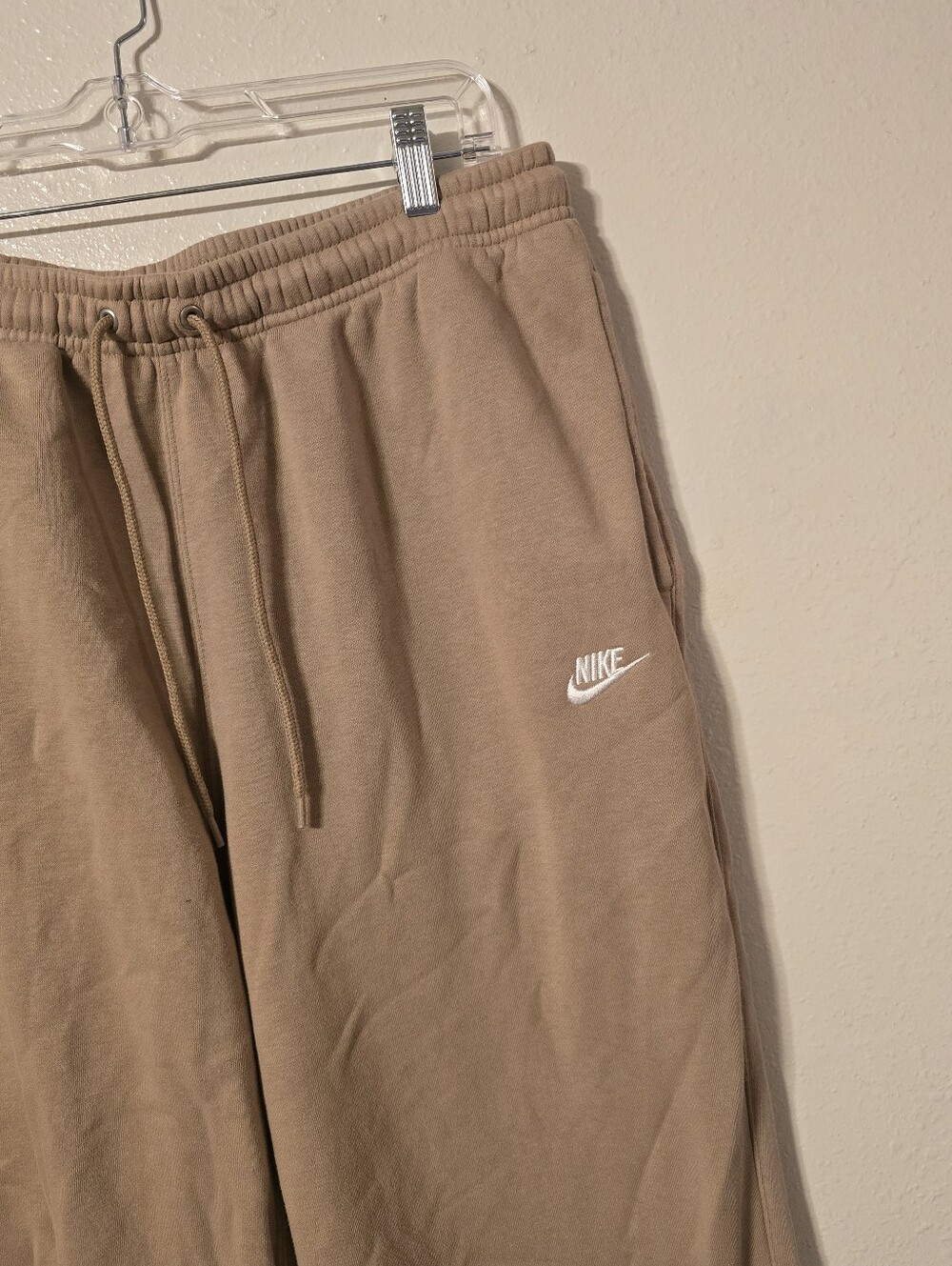 Nike Club Fleece Open Hem Pants Men's L Parachute Beige Olive Tan FN3730-297